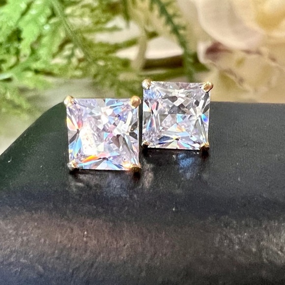 New! Princess Cut Diamond Studs set in Solid 14K Gold. Brand new 4 prong setting - Picture 4 of 15